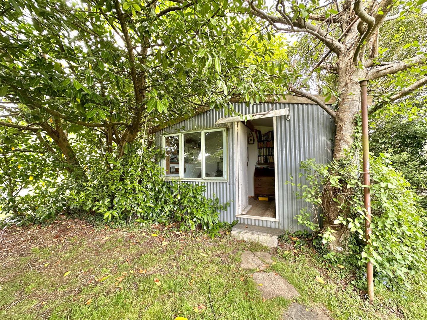 Tomperrow, Threemilestone, Truro